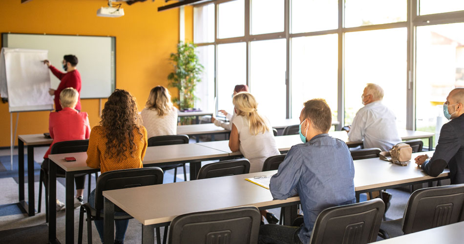 Apprendre l’anglais en groupe à Orsay